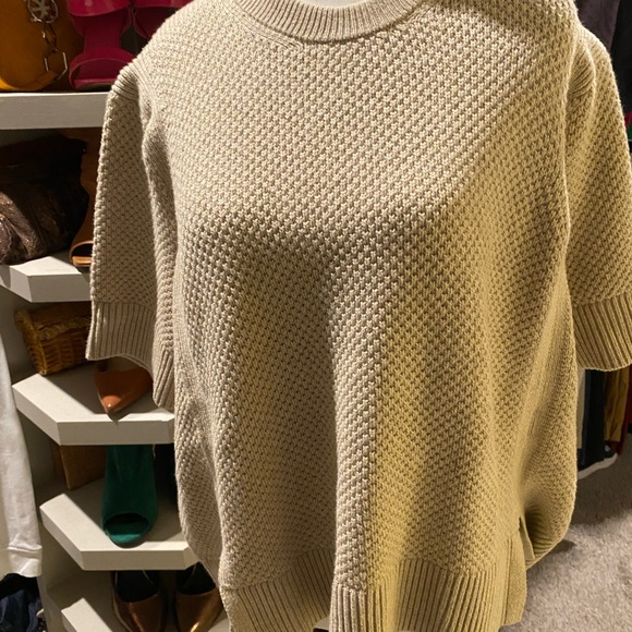 Banana Republic- Beige Sweater NWT- Sz M - Picture 1 of 4